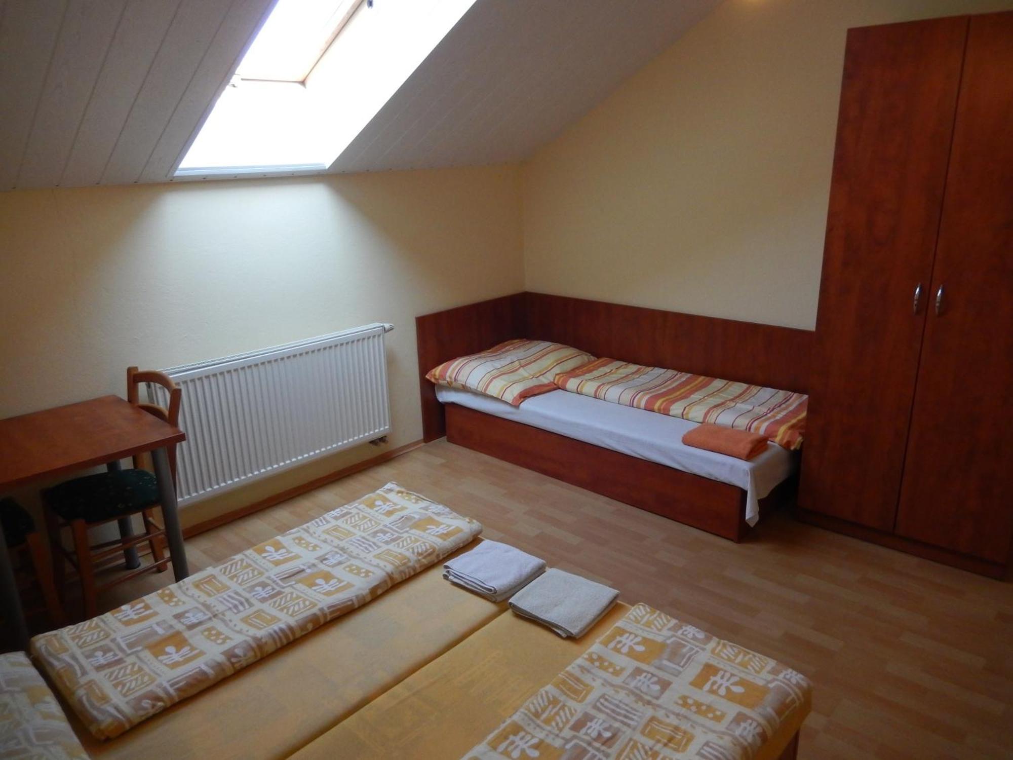 Penzion Kaplna Kamer foto
