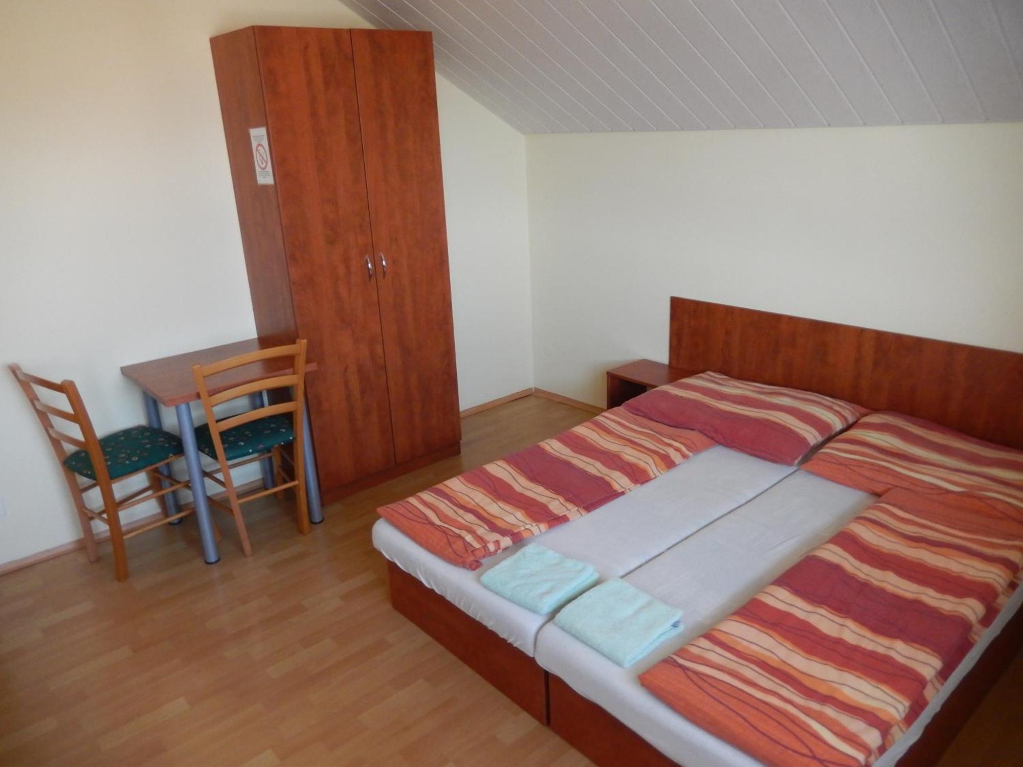 Penzion Kaplna Kamer foto