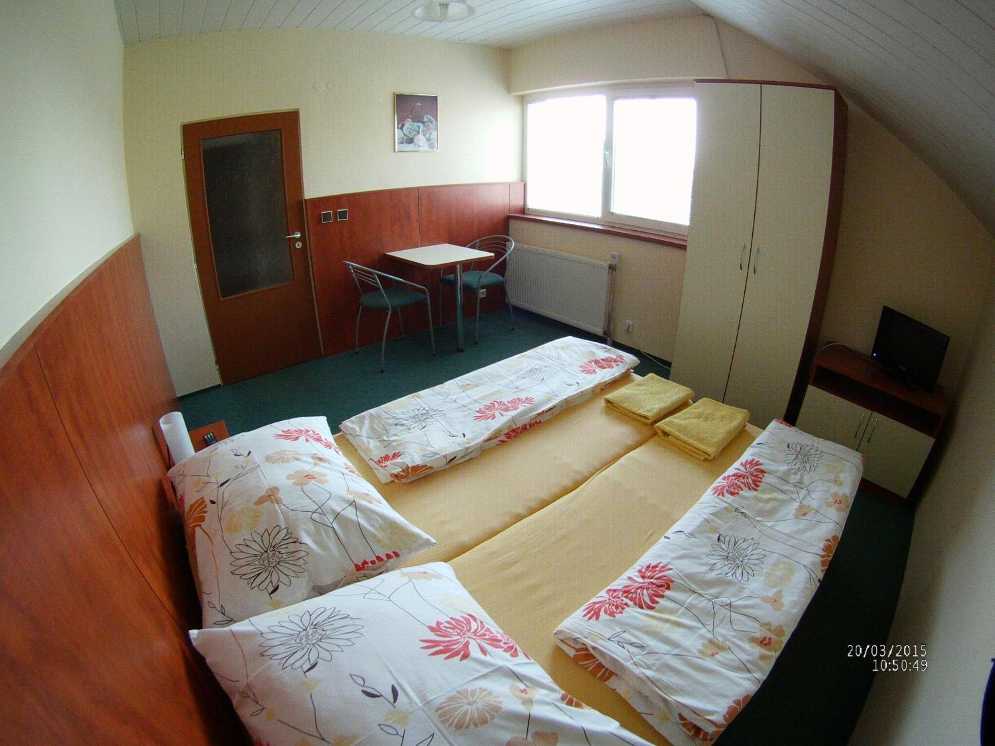 Penzion Kaplna Kamer foto